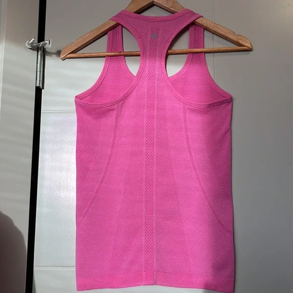Lululemon Run: Swiftly Tech Racerback in heathered raspberry, size 4 - Picture 8 of 9